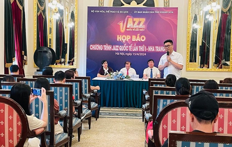 Toàn cảnh buổi họp báo. Toàn cảnh buổi họp báo.