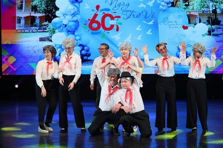 "Tiếng gọi mùa hè" quy tụ sự tham gia biểu diễn của nhiều gương mặt nghệ sĩ được khán giả yêu thích của Nhà hát Tuổi trẻ.