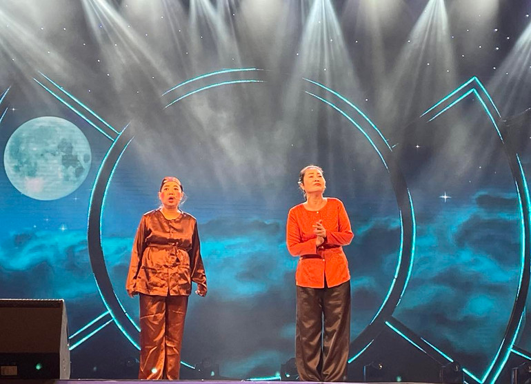 Một cảnh trong hài kịch "Ý nghĩa Trung thu".