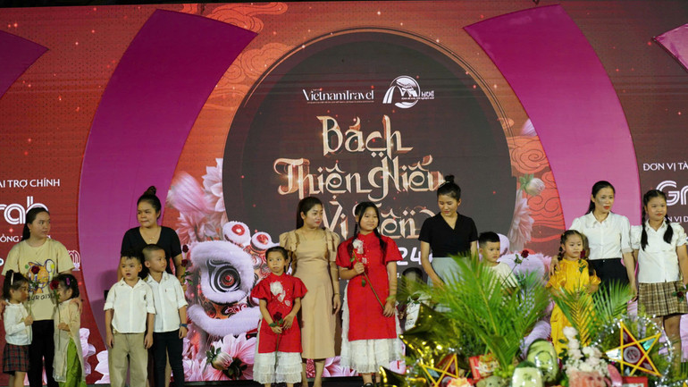 Hoạt động tri ân cha mẹ theo truyền thống "Bách thiện hiếu vi tiên". (Ảnh: Ban tổ chức)