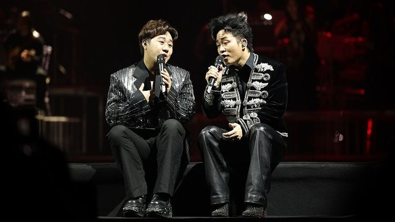 Màn kết hợp đầy ăn ý của Tùng Dương và Trung Quân Idol. (Ảnh: Hòa Nguyễn)