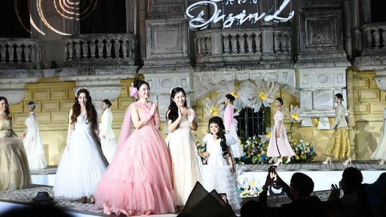 Nhiều gương mặt quen thuộc với khán giả truyền hình tham gia trình diễn trong chương trình. (Ảnh: Thiên Hùng)