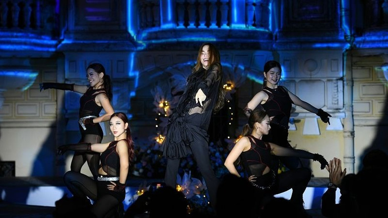 Ca sĩ Hồ Ngọc Hà biểu diễn trong chương trình. (Ảnh: Thiên Hùng)