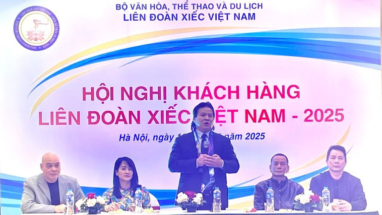 Nghệ sĩ Nhân dân Tống Toàn Thắng, Giám đốc Liên đoàn Xiếc Việt Nam phát biểu.