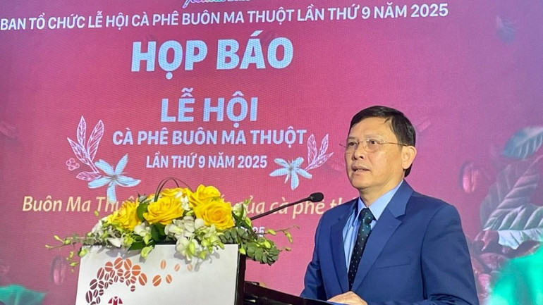 Ông Nguyễn Tuấn Hà, Phó Chủ tịch thường trực Ủy ban Nhân dân tỉnh Đắk Lắk, Trưởng Ban tổ chức Lễ hội Cà-phê Buôn Ma Thuột, phát biểu.