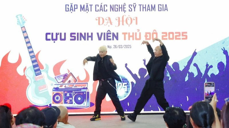 Một tiết mục nghệ thuật được biểu diễn tại buổi gặp mặt. (Ảnh: BTC)