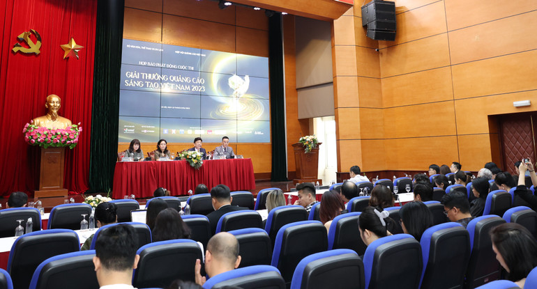 Toàn cảnh buổi họp báo. Toàn cảnh buổi họp báo.