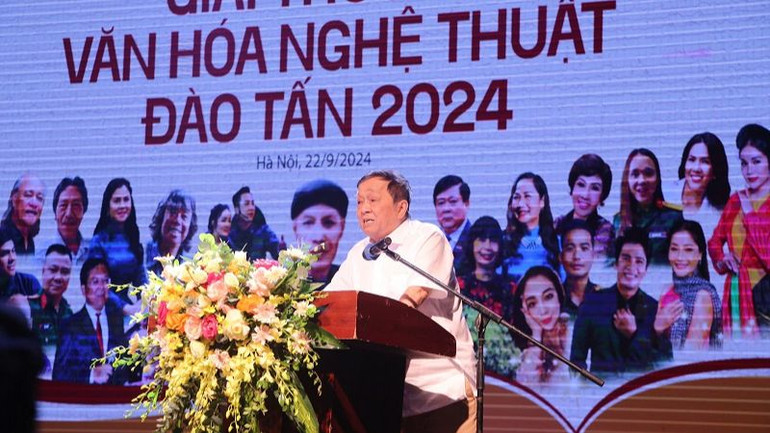 Nhà báo Nguyễn Thế Khoa phát biểu. (Ảnh: Linh Trần) Nhà báo Nguyễn Thế Khoa phát biểu. (Ảnh: Linh Trần)