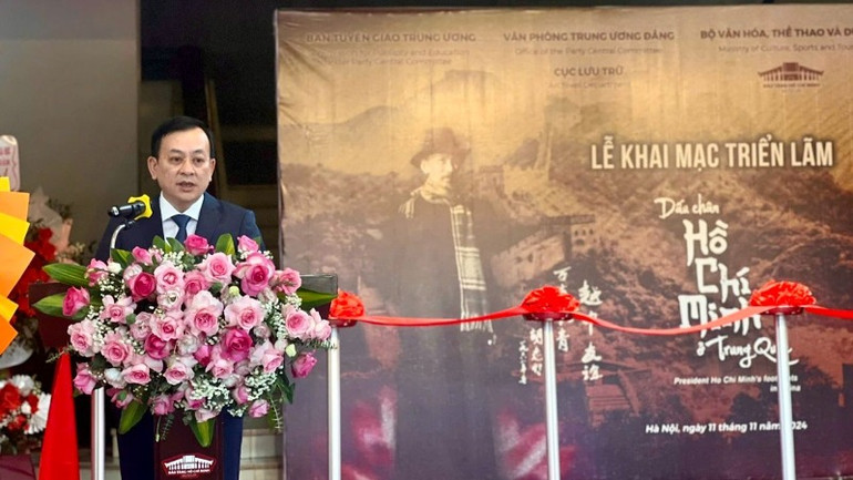 Tiến sĩ Vũ Mạnh Hà, Giám đốc Bảo tàng Hồ Chí Minh phát biểu.