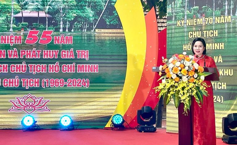 Giám đốc Khu Di tích Chủ tịch Hồ Chí Minh tại Phủ Chủ tịch Lê Thị Phượng phát biểu. (Ảnh: TRANG ANH)