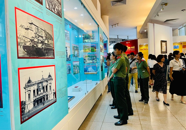 Một góc Triển lãm "Chiến thắng Điện Biên Phủ - Bản hùng ca bất diệt".