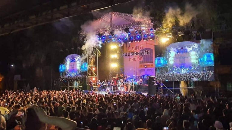 “Dạ hội Cựu sinh viên Thủ đô” mùa đầu tiên thu hút hơn 3.000 khán giả xem trực tiếp. (Ảnh: BTC)