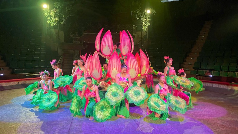 Chương trình có sự kết hợp nhuần nhuyễn giữa các yếu tố truyền thống và hiện đại.