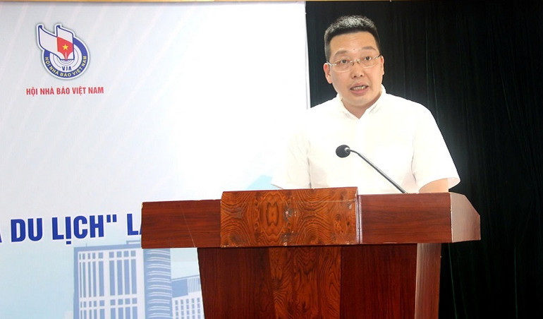 Tổng Biên tập Báo Văn hóa Nguyễn Anh Vũ công bố quyết định thành lập Hội đồng Chung khảo. (Ảnh: Ban tổ chức)