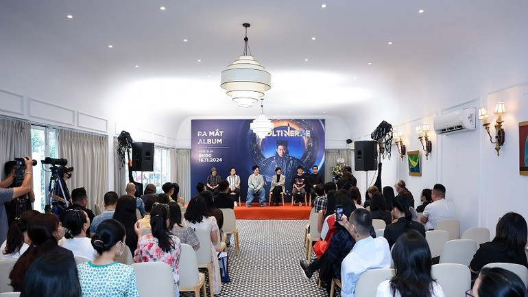 Gặp gỡ báo chí ra mắt album “Multiverse”. (Ảnh: Mạnh Nguyễn)