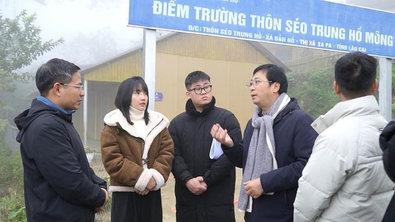 Thực địa, chốt phương án xây dựng Điểm trường thôn Séo Trung Hồ Mông (thuộc xã Bản Hồ, Sa Pa). Thực địa, chốt phương án xây dựng Điểm trường thôn Séo Trung Hồ Mông (thuộc xã Bản Hồ, Sa Pa).