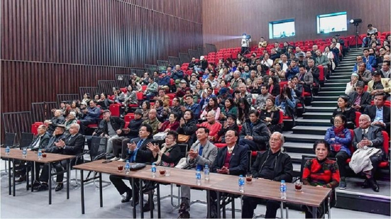 Trung tâm nghệ thuật biểu diễn có sức chứa 300 khách. (Ảnh: THANH HÀ) Trung tâm nghệ thuật biểu diễn có sức chứa 300 khách. (Ảnh: THANH HÀ)