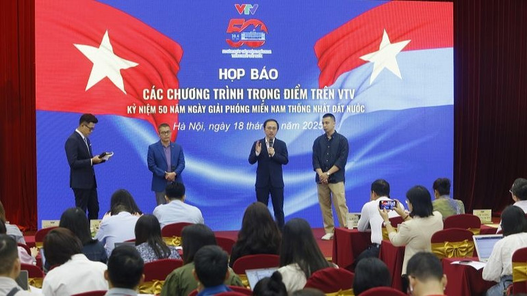 Đại diện ekip sản xuất chia sẻ về các chương trình. (Ảnh: VTV)