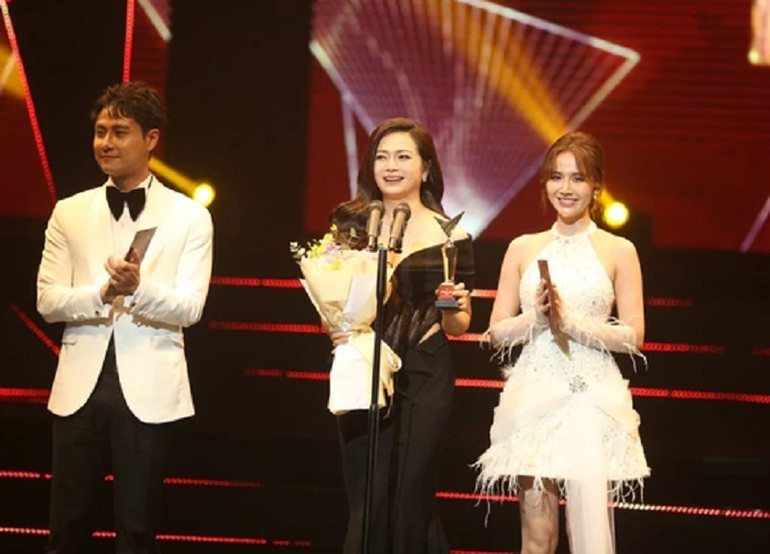 NSƯT Kiều Anh chiến thắng ở Hạng mục "Nữ diễn viên ấn tượng". (Ảnh: VTV)