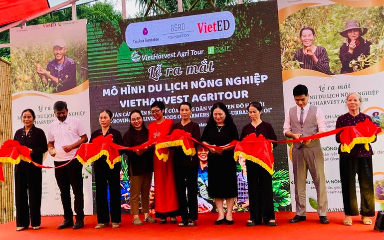 Cắt băng ra mắt mô hình du lịch nông nghiệp VietHarvest AgriTour.
