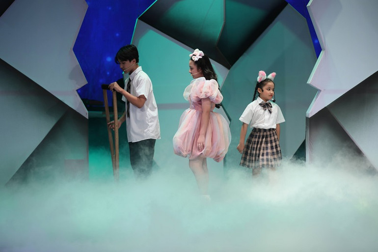 Thiện Nhân đã tự tin vượt qua những ánh nhìn ái ngại, những lời châm chọc để hòa nhập, trưởng thành. Thiện Nhân đã tự tin vượt qua những ánh nhìn ái ngại, những lời châm chọc để hòa nhập, trưởng thành.