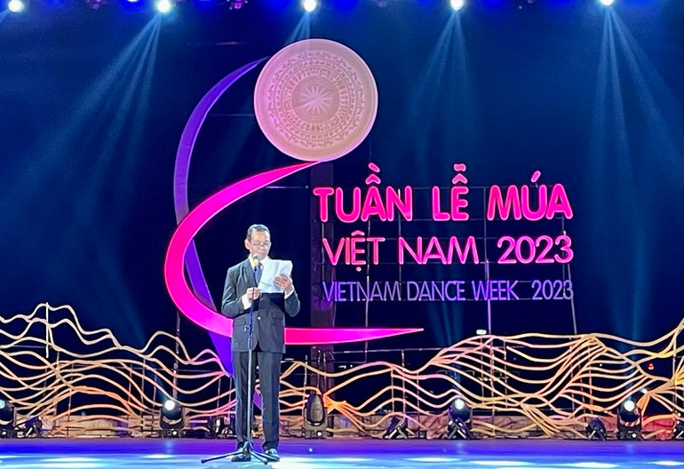 Tiến sĩ, Nghệ sĩ nhân dân Phạm Anh Phương phát biểu khai mạc.