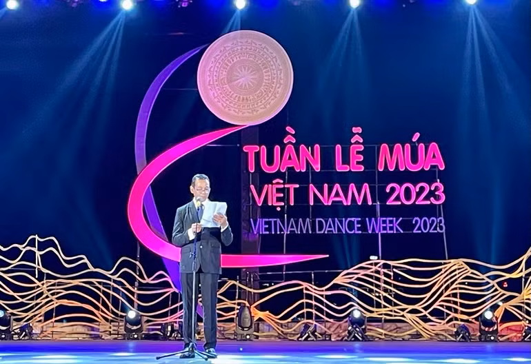 Tiến sĩ, Nghệ sĩ nhân dân Phạm Anh Phương phát biểu khai mạc.