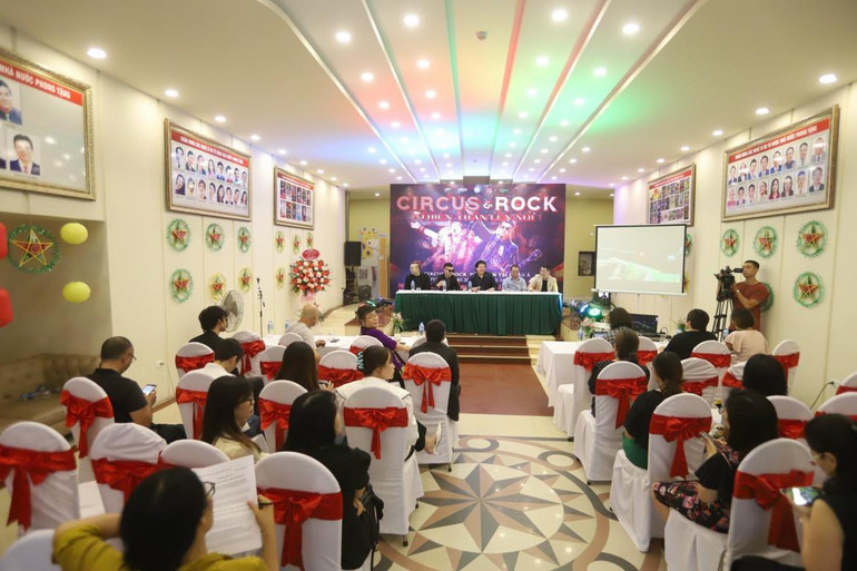 Toàn cảnh buổi gặp gỡ báo chí. (Ảnh: Quang Tấn)