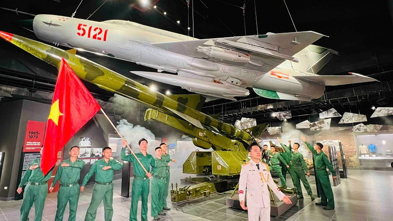 Hình ảnh từ chương trình "Tiến bước dưới quân kỳ". (Ảnh: VTV)