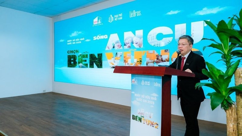 Ông Lê Quốc Vinh, đại diện Công ty TNHH Lê và Anh Em chia sẻ thông tin về sự kiện “Ngày sở hữu nhà quốc gia 2025”. (Ảnh: Ban tổ chức)