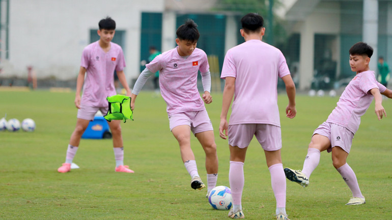 Các tuyển thủ U16 Việt Nam tập luyện trước thềm giải bóng đá U16 quốc tế CFA Team China 2025. (Ảnh: VFF) Các tuyển thủ U16 Việt Nam tập luyện trước thềm giải bóng đá U16 quốc tế CFA Team China 2025. (Ảnh: VFF)