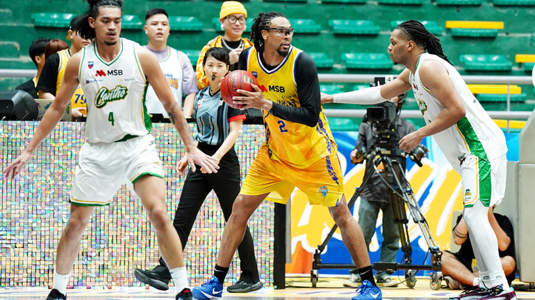 John Fields có bóng ở khu vực bên hông hình thang. (Ảnh: VBA) John Fields có bóng ở khu vực bên hông hình thang. (Ảnh: VBA)