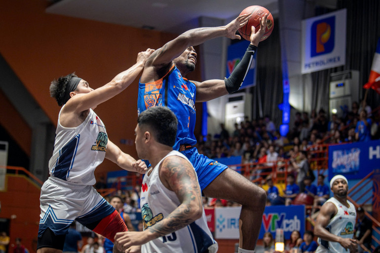 Hassan Thomas là Cầu thủ xuất sắc nhất trận. (Ảnh: Nhật Dũng) Hassan Thomas là Cầu thủ xuất sắc nhất trận. (Ảnh: Nhật Dũng)