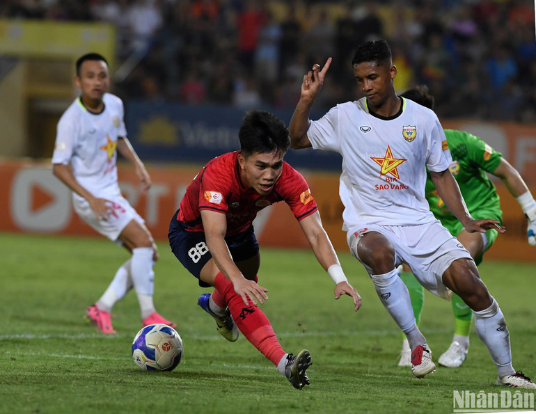 Hồng Lĩnh Hà Tĩnh phòng ngự hiệu quả. (Ảnh: TRẦN HẢI)