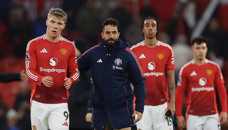 Man United sẽ sa thải thêm cầu thủ để giảm gánh nặng quỹ lương. (Ảnh: MUFC)