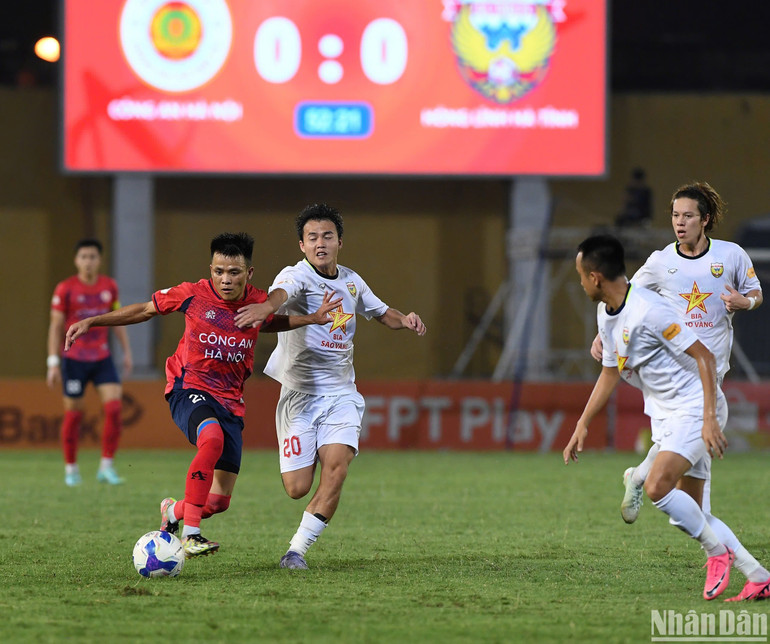 Không có bàn thắng đến với cả hai đội. (Ảnh: TRẦN HẢI)