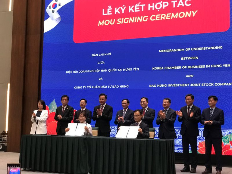 Lễ ký kết hợp tác đầu tư doanh nghiệp Việt Nam-Hàn Quốc.