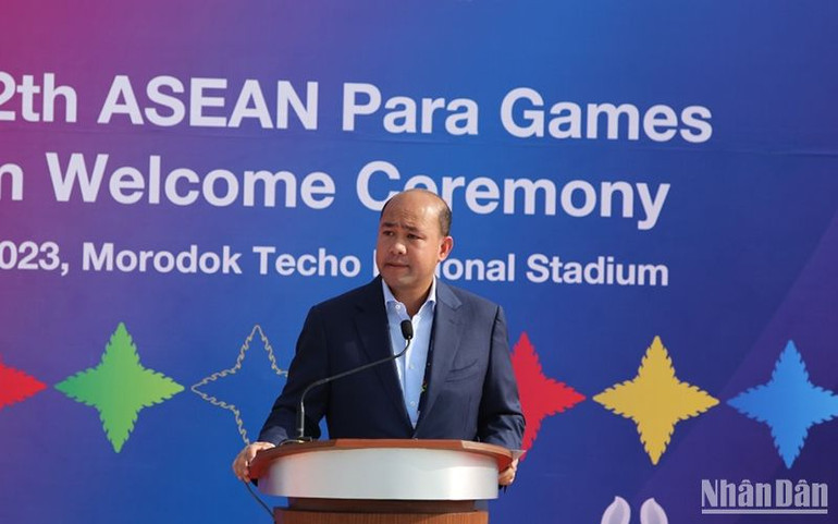 Chủ tịch Hội Liên hiệp Thanh niên Campuchia kiêm Phó Chủ tịch Ủy ban Paralympic quốc gia Campuchia Hun Many phát biểu tại sự kiện. Chủ tịch Hội Liên hiệp Thanh niên Campuchia kiêm Phó Chủ tịch Ủy ban Paralympic quốc gia Campuchia Hun Many phát biểu tại sự kiện.