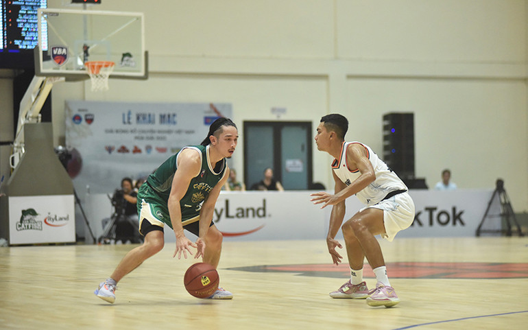 Michael Soy tỏa sáng đúng lúc giúp Cantho Catfish chiến thắng sít sao.