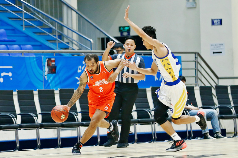 Chủ lực của Danang Dragons Jermaine Marrow chưa thể giúp đội bóng lội ngược dòng.