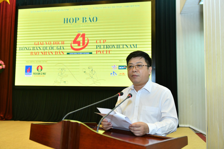 Đồng chí Quế Đình Nguyên, Phó Tổng Biên tập Báo Nhân Dân, Phó Trưởng Ban Chỉ đạo Giải vô địch bóng bàn quốc gia Báo Nhân Dân lần thứ 41 phát biểu ý kiến tại buổi họp báo.