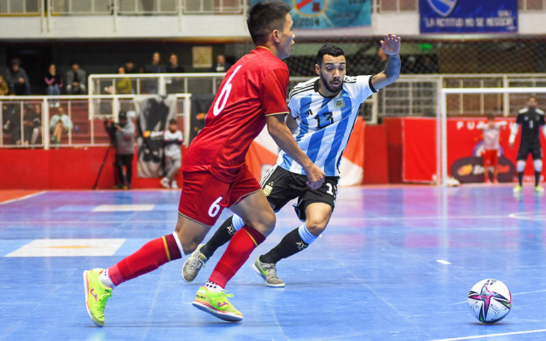 Đội tuyển futsal Việt Nam tạo được nhiều cơ hội trước đối thủ mạnh. (Ảnh: VFF)