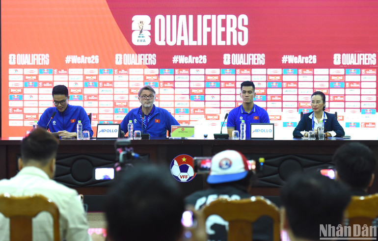 Quang cảnh buổi họp báo. (Ảnh: TRẦN HẢI)