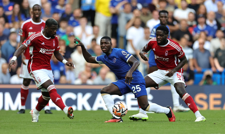 Caicedo (số 25) dần tiến bộ trong thời gian qua. (Ảnh: The Chelsea Chronicle) Caicedo (số 25) dần tiến bộ trong thời gian qua. (Ảnh: The Chelsea Chronicle)