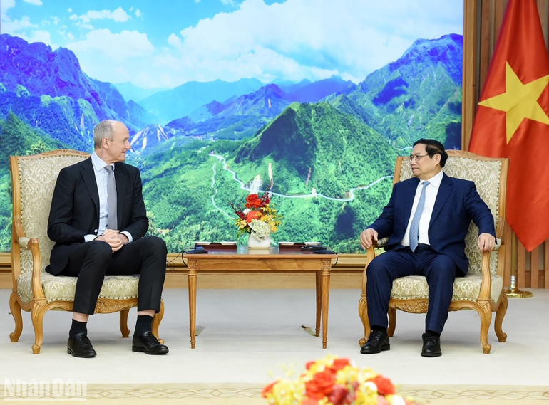 Thủ tướng Phạm Minh Chính tiếp ông Roland Busch, Chủ tịch kiêm Tổng giám đốc Tập đoàn Siemens AG. (Ảnh: TRẦN HẢI)