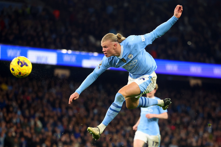 Dứt điểm nhiều, Haaland vẫn không thể “nổ súng”. (Ảnh: TalkSPORT)