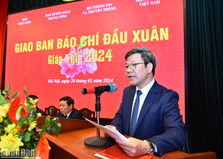 Đồng chí Tống Văn Thanh, Vụ trưởng Vụ Báo chí-Xuất bản (Ban Tuyên giáo Trung ương) phát biểu tại hội nghị. Đồng chí Tống Văn Thanh, Vụ trưởng Vụ Báo chí-Xuất bản (Ban Tuyên giáo Trung ương) phát biểu tại hội nghị.