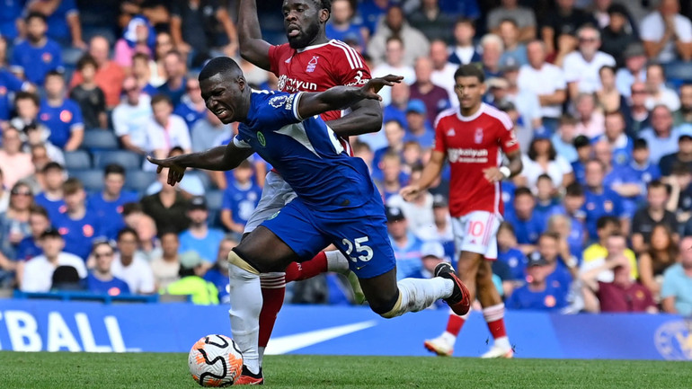 Bom tấn Caicedo chưa thể giúp Chelsea bay cao trên bảng xếp hạng. (Ảnh: Reuters) Bom tấn Caicedo chưa thể giúp Chelsea bay cao trên bảng xếp hạng. (Ảnh: Reuters)
