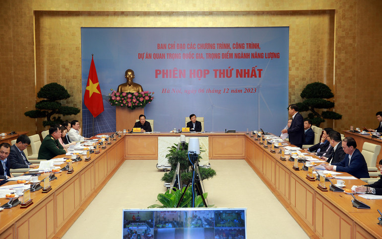 Quang cảnh phiên họp.