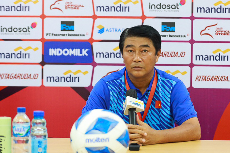 Huấn luyện viên Trần Minh Chiến tại cuộc họp báo sau trận đấu. (Ảnh: VFF) Huấn luyện viên Trần Minh Chiến tại cuộc họp báo sau trận đấu. (Ảnh: VFF)